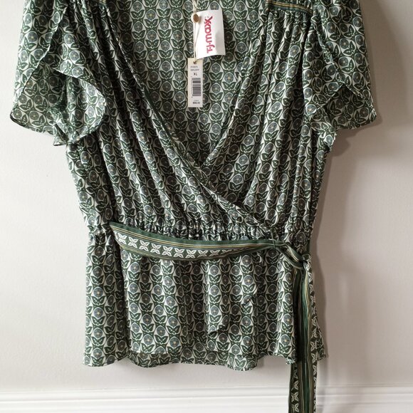 'MAX STUDIO' NWT Abstract Tulip Sleeve Top XL - Picture 12 of 12